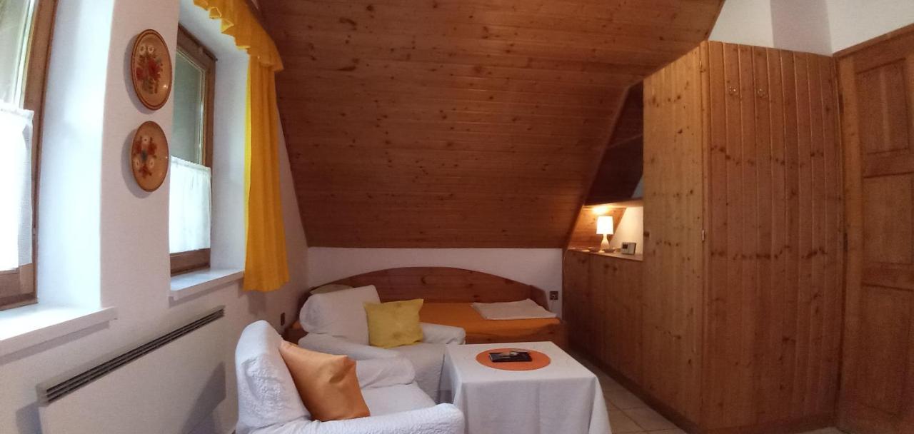 Foki Apartman Sopron Exteriör bild