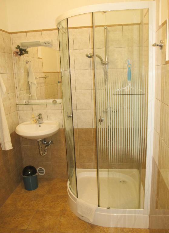 Foki Apartman Sopron Rum bild