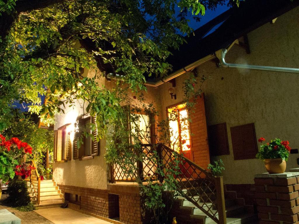 Foki Apartman Sopron Exteriör bild