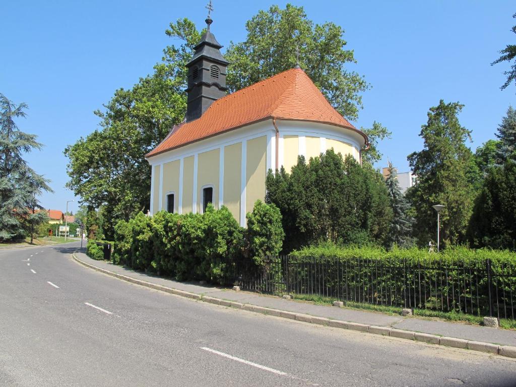 Foki Apartman Sopron Exteriör bild
